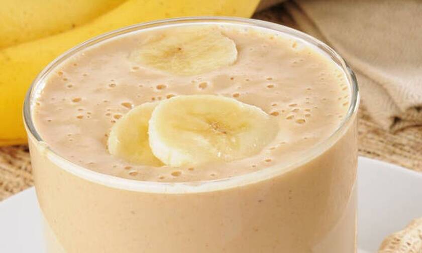 Υγιεινό smoothie με μπανάνα και παγωτό βανίλια έτοιμο σε 5 λεπτά