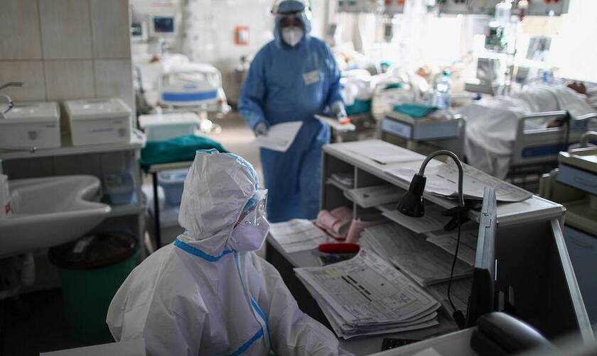 В России выявили 7 770 случаев заражения коронавирусом за сутки. Это минимум с 26 сентября
