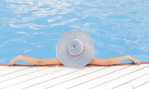 Τουρισμός: Ανάρπαστες οι βίλες με πισίνα  το καλοκαίρι - Μειωμένες τιμές σε Μύκονο και Σαντορίνη