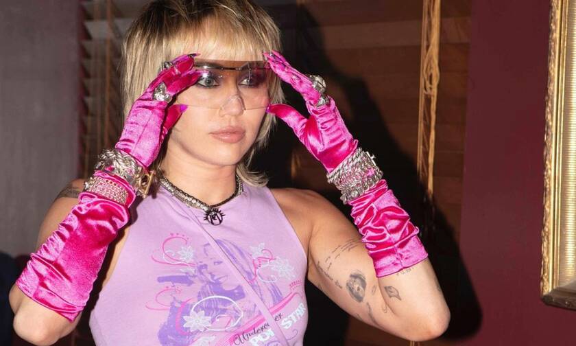 Miley Cyrus: 10 φωτογραφίες που και η ίδια θα προτιμούσε να είχε ξεχάσει