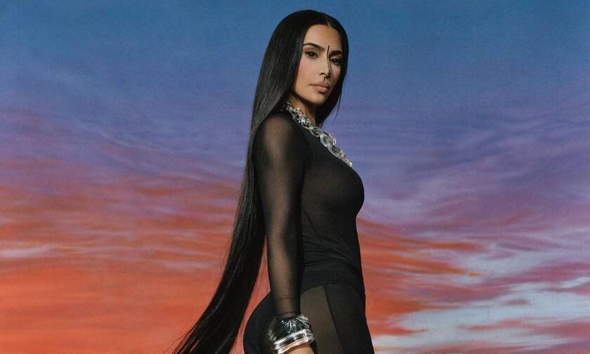 Απίστευτες κατηγορίες για την Kim Kardashian με αφορμή ένα αρχαίο άγαλμα