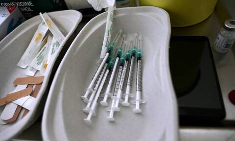 Ισπανία: Θετική πρόταση η άρση των πατεντών για τα εμβόλια