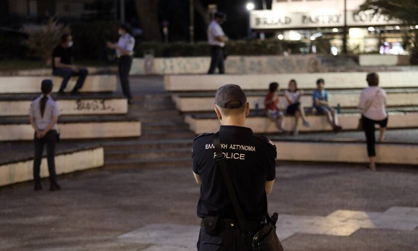 Αγία Παρασκευή - Lockdown: Αστυνομική επιχείρηση στην πλατεία Αγίου Ιωάννου (pics)