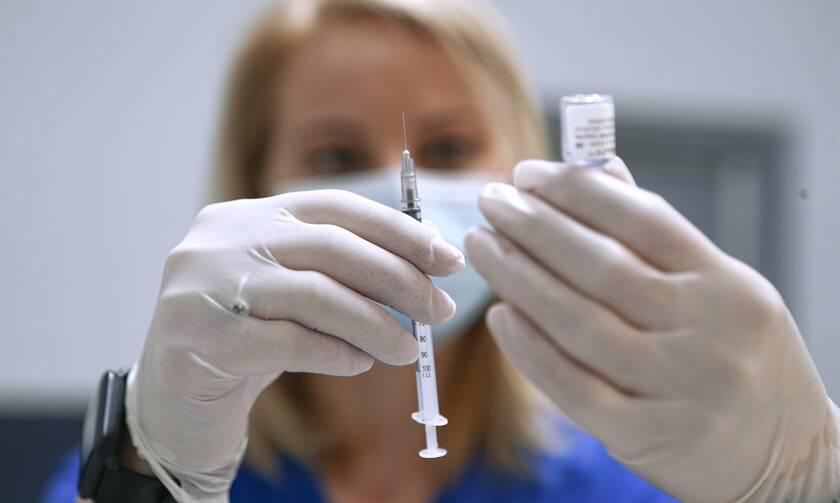 Τζανάκης στο Newsbomb.gr: Αυτό είναι το ποσοστό «κλειδί» του εμβολιασμού που θα ανακόψει τον covid