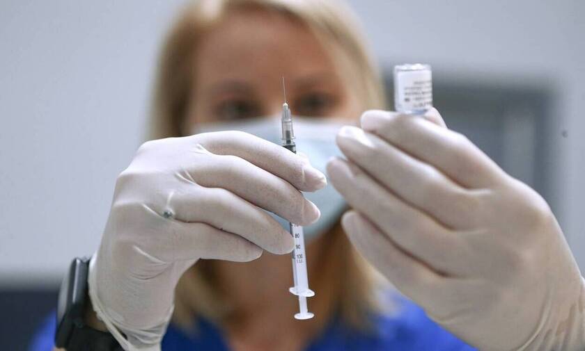 Κορονοϊός: «Ναι» στα προνόμια των εμβολιασμένων - «Θα λειτουργήσουν ως κίνητρο»