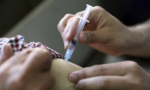 Covid-19: Αναστέλλεται η χρήση του εμβολίου της AstraZeneca στη Σλοβακία