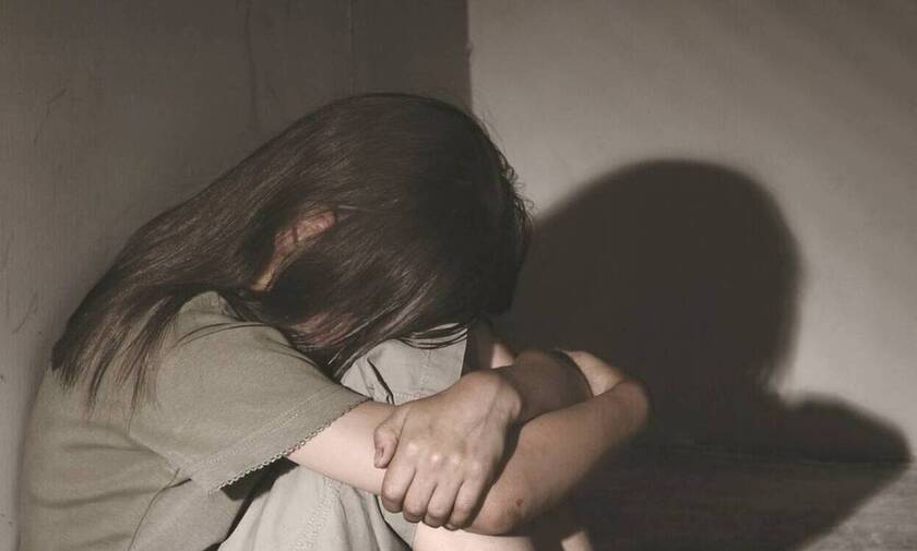 Κάλυμνος: 13χρονη κατήγγειλε ότι τη βίασε ο σύντροφος της μητέρας της - Προφυλακίστηκε ο 38χρονος