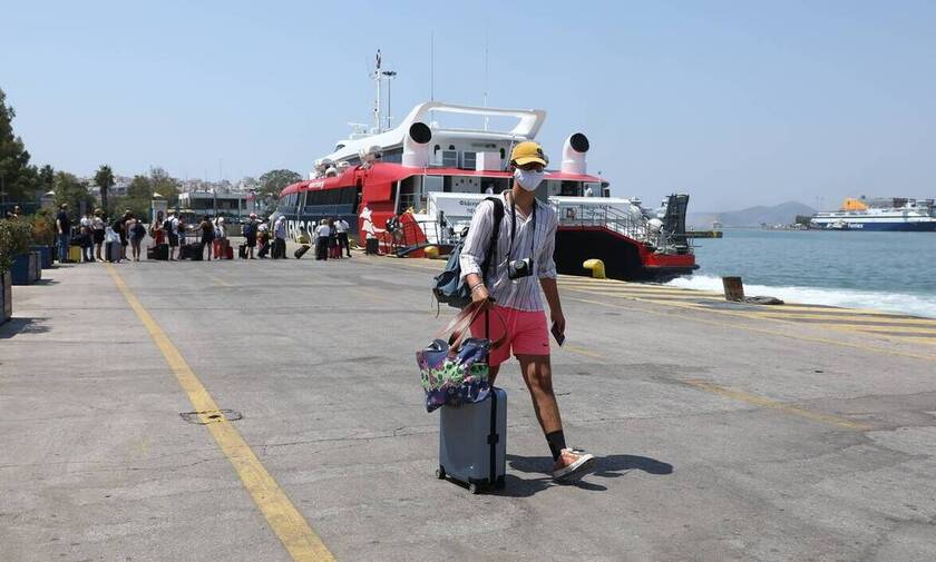Καπραβέλος στο Newsbomb.gr: Ο τουρισμός θα φέρει νέα στελέχη μετάλλαξης