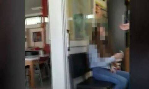 Ζάκυνθος - Απίστευτες σκηνές: Φραστική επίθεση σε καθηγήτρια που βοηθούσε 14χρονη να κάνει self test