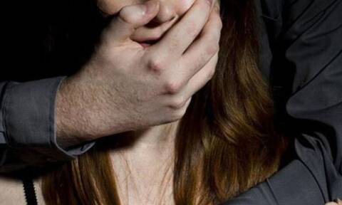 Αγία Παρασκευή: 22χρονη καταγγέλλει συνομήλικό της ότι τη βίασε μετά από ραντεβού μέσω Facebook