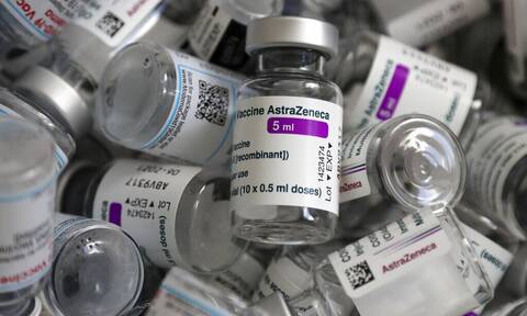 Εμβόλια: Επιστήμονες έτοιμοι να δώσουν λύση στο πρόβλημα των θρομβώσεων - Τι υποστηρίζουν