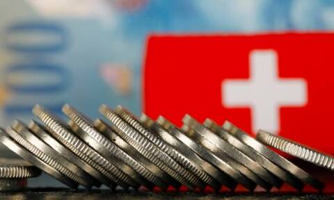 Τα τραπεζικά σκάνδαλα ωθούν την Ελβετία να σκεφτεί το αδιανόητο: να τιμωρήσει τους τραπεζίτες