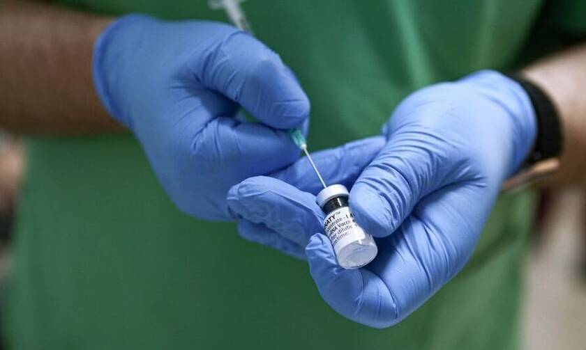 Εμβόλιο: Παίρνουν σειρά οι 18 και άνω – Άνοιξε η πλατφόρμα