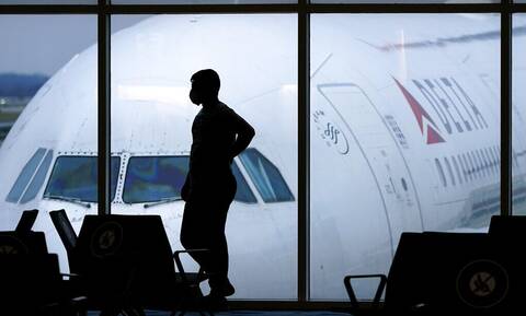 ΗΠΑ: Αναγκαστική προσγείωση επιβατικού αεροπλάνου - Επιβάτης προσπάθησε να εισβάλει στο πιλοτήριο   