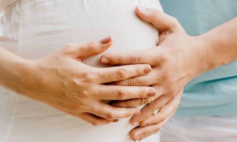 Ενδομήτριος θάνατος εμβρύου - Κορονοϊός: Τέσσερα περιστατικά στην Ελλάδα – Ποιες έγκυες κινδυνεύουν