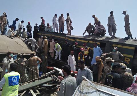 Πακιστάν: Δεκάδες νεκροί και τραυματίες από σύγκρουση τρένων