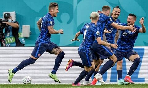 Euro 2020: Μεγάλη νίκη η Σλοβακία - «Πλήρωσε» την κόκκινη η Πολωνία (videos)