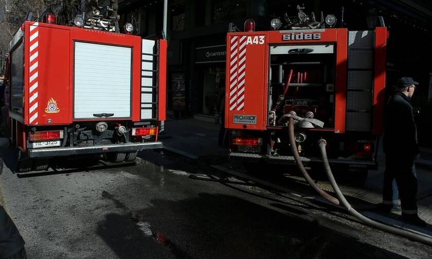 Φωτιά σε εργοστάσιο στη Θεσσαλονίκη - Ανησυχία για διαρροή χημικής ουσίας