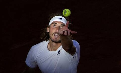 Stefanos Tsitsipas Liwnei Sthn Proponhsh Stoxos H Diakrish Sto Wimbledon Video Newsbomb Eidhseis News