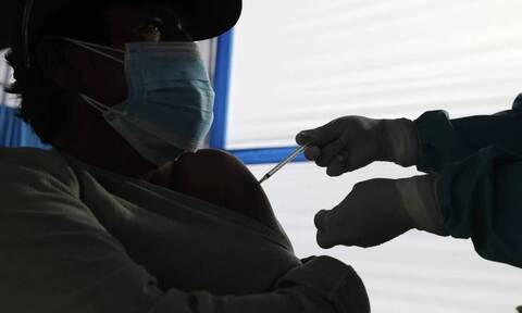 Κορονοϊός: Έτσι θα γίνει ο εμβολιασμός κατ’ οίκον – Ποια η αποζημίωση για τους ιδιώτες γιατρούς