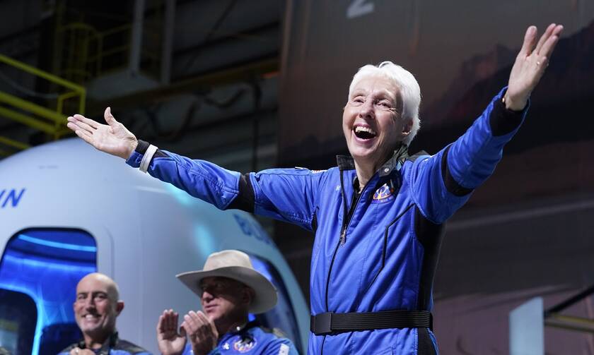 Oυάλι Φανκ: Ποιά ειναι η γηραιότερη αστροναύτης του κόσμου-Στα 82 της πραγματοποίησε ενα όνειρο ζωής