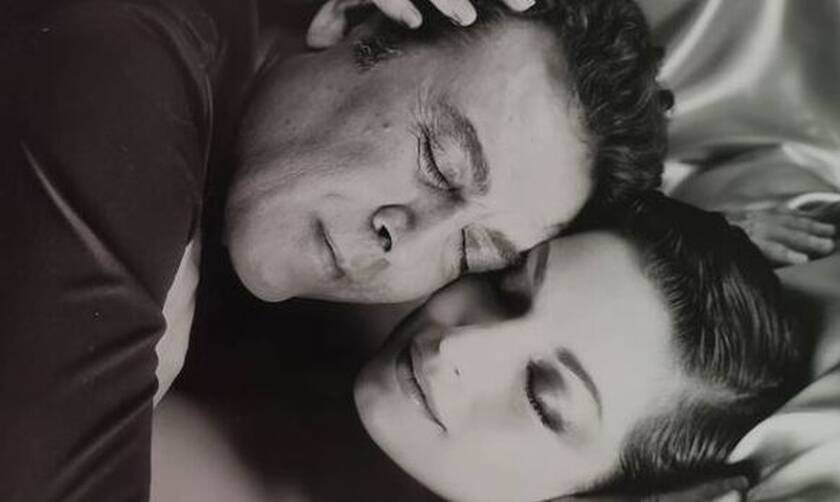 Η Άντζελα Γκερέκου αγκαλιά με τον Τόλη Βοσκόπουλο