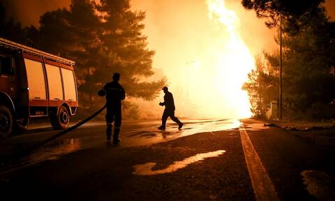 Φωτιά στη Ρόδο - Πολιτική Προστασία: Nα βρίσκονται σε ετοιμότητα οι κάτοικοι Καλυθιών και Μαριτσών