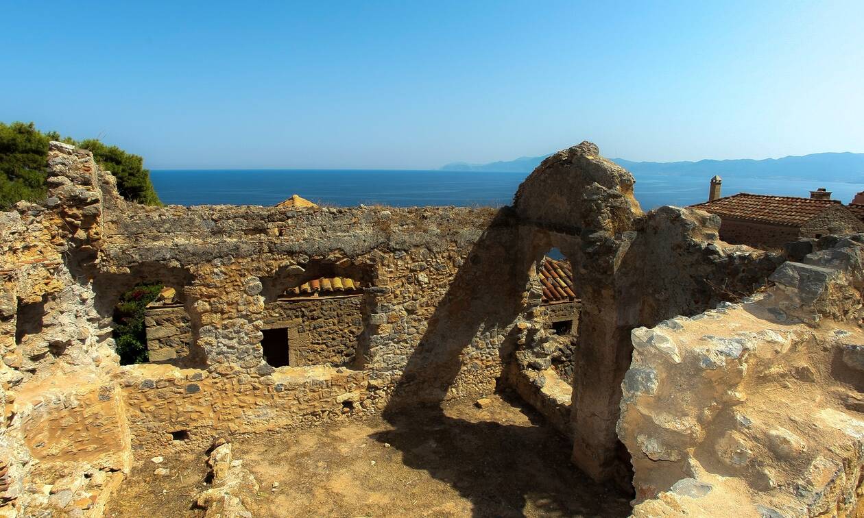 Κάστρα της Ελλάδας: 10+1 από τα ωραιότερα κάστρα της χώρας μας