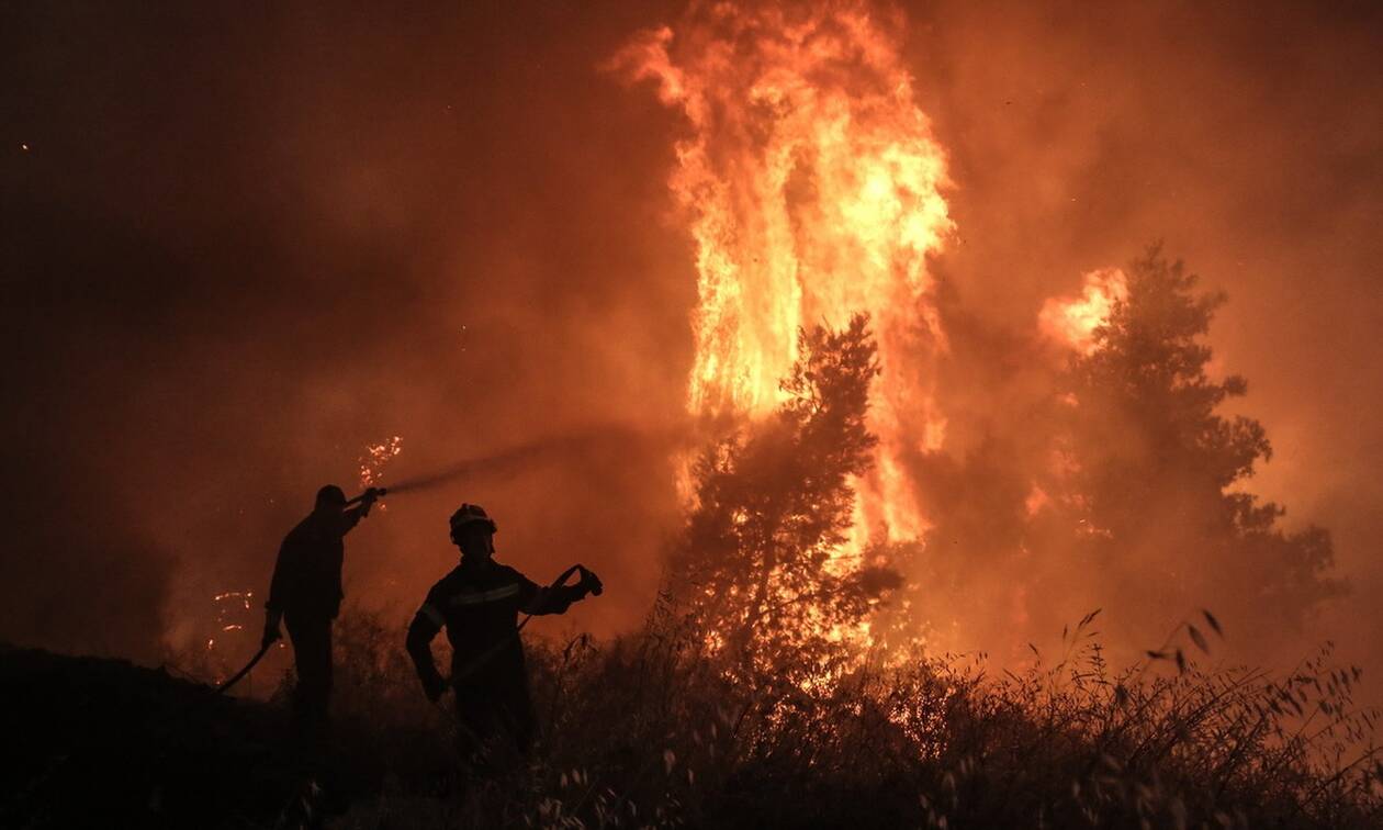 Φωτιά στη Μάνη: Προληπτική εκκένωση επτά κοινοτήτων λόγω της πυρκαγιάς στην περιοχή Καστάνια