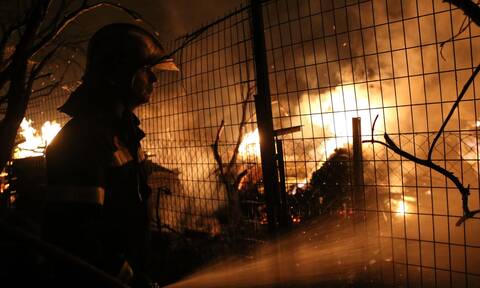 Φωτιά στην Αττική: Συγκινεί ο πατέρας του εθελοντή πυροσβέστη στη ΜΕΘ-«Κάηκε για να σώσει το δάσος»