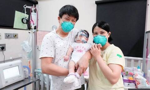Εξιτήριο για το μικρότερο μωρό στον κόσμο - Γεννήθηκε...200 γραμμάρια και νοσηλεύθηκε επί 13 μήνες