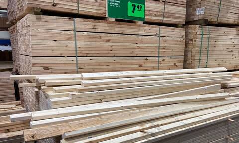 Στα ύψη έχει εκτοξευθεί η τιμή της ξυλείας στη διεθνή αγορά
