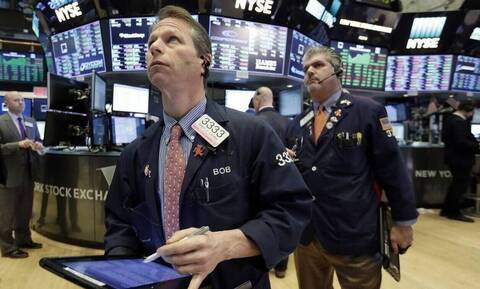 Καλπάζουν οι δείκτες στη Wall Street - Κλείσιμο με νέα ρεκόρ για Dow Jones και S&P 500