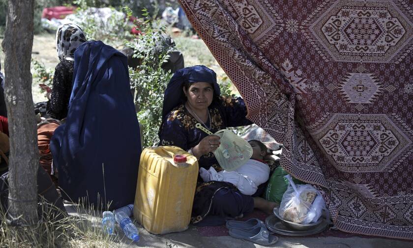 Γυναίκες και παιδιά στο Αφγανιστάν μετά την εισβολή των Ταλιμπάν