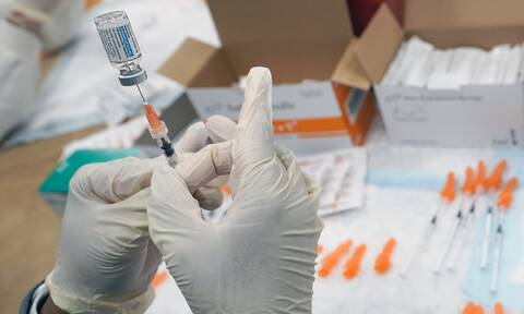 Εμβόλιο κορονοϊού: Οι πλούσιες χώρες προχωρούν σε τρίτη δόση - Ενστάσεις κι αντιρρήσεις από τον ΠΟΥ