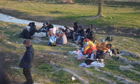 Η Τουρκία ξεκίνησε την προπαγάνδα για τον Έβρο και μιλά για 2 τραυματίες μετανάστες από πυρά Ελλήνων