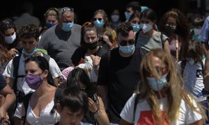 Νέα μέτρα: Έρχεται… lockdown για τους ανεμβολίαστους – Επιστροφή της μάσκας σε όλους τους χώρους
