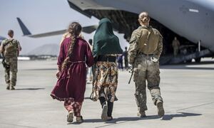 Δεν παρατείνεται η προθεσμία αποχώρησης από το Αφγανιστάν - Να «λογοδοτήσουν» οι Ταλιμπάν ζητά η G7