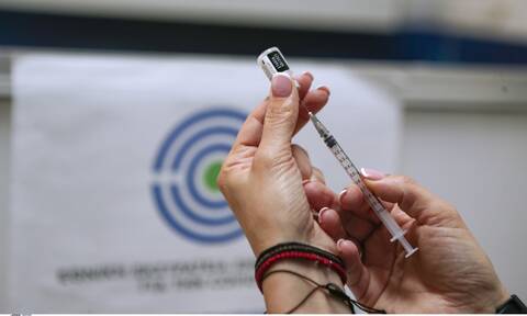 Θεμιστοκλέους: Σε λίγες ημέρες οι εμβολιασμοί για κορονοϊό από ιδιώτες γιατρούς στα ιατρεία τους