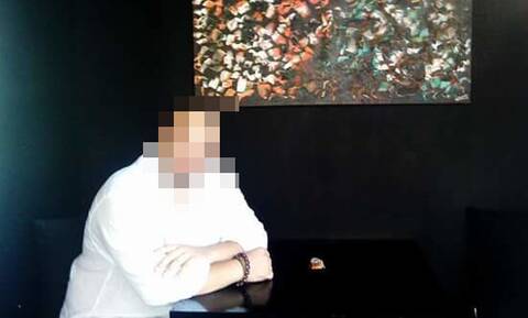 Αυτός είναι ο ζωγράφος που βρέθηκε κρεμασμένος στη Ραφήνα - Το 2013 είχε σκοτώσει τη μάνα του