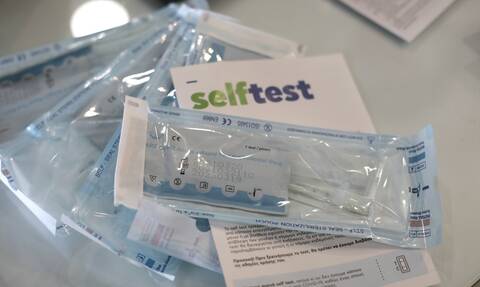 Self test για μαθητές: Από σήμερα η δωρεάν διάθεσή τους στα φαρμακεία – Πότε θα πρέπει να γίνουν