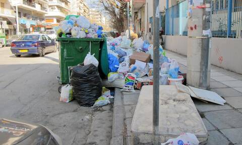 Θεσσαλονίκη: Έκκληση στους κατοίκους του κέντρου να μην κατεβάζουν σκουπίδια το επόμενο τριήμερο