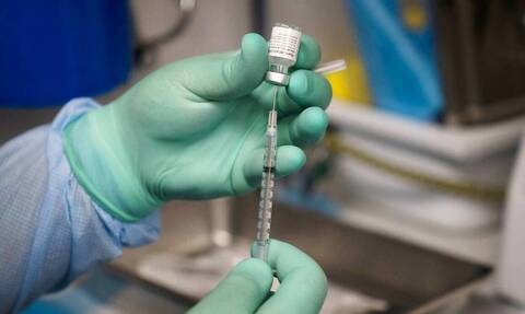 ΠΟΥ - FDA: Δεν δικαιολογείται η χορήγηση τρίτης δόσης εμβολίου στο σύνολο του πληθυσμού