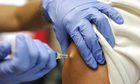 ΗΠΑ: Δικαστής μπλόκαρε προσωρινά τον υποχρεωτικό εμβολιασμό των υγειονομικών στη Νέα Υόρκη