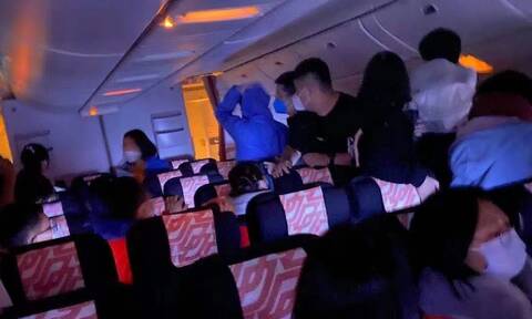 Θρίλερ με αεροπλάνο της Air France που έκανε αναγκαστική προσγείωση στο Πεκίνο (Pics)