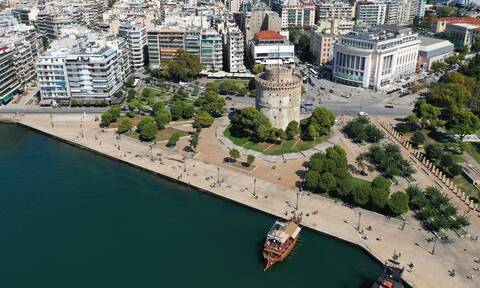 Κρούσματα σήμερα: Ένα βήμα πριν το «κόκκινο» και το μίνι lockdown η Θεσσαλονίκη
