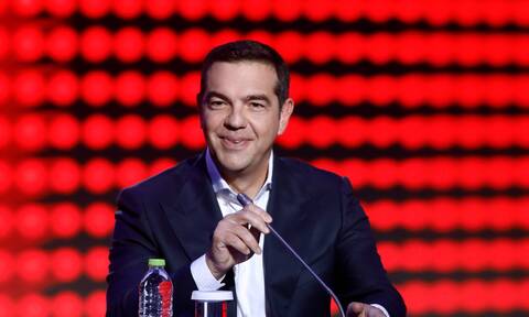 Ο ΣΥΡΙΖΑ μελετάει τις δημοσκοπήσεις και χαμογελάει στα κρύφα