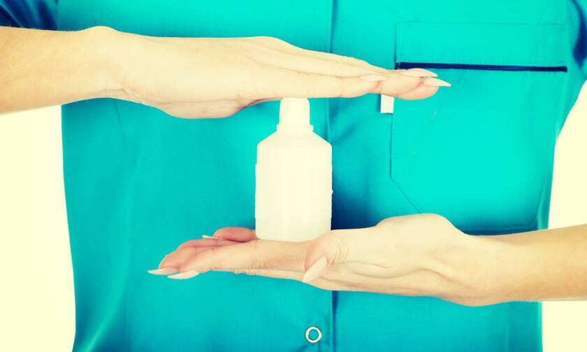 Οξυζενέ: 10 εκπληκτικές χρήσεις που θα «λύσουν» τα χέρια σας (εικόνες)