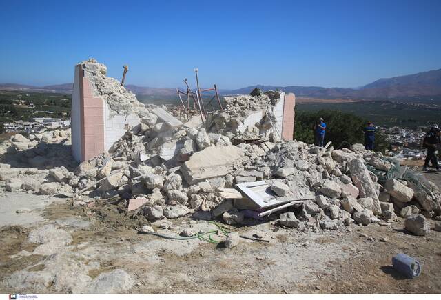 Σεισμός στην Κρήτη: Το θύμα βρισκόταν στην εκκλησία για την αναστήλωσή της - 11 οι τραυματίες - Newsbomb - Ειδησεις - News