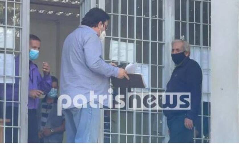 Πύργος: Ποινή φυλάκισης με αναστολή στον πατέρα που δεν φορούσε μάσκα στα παιδιά του